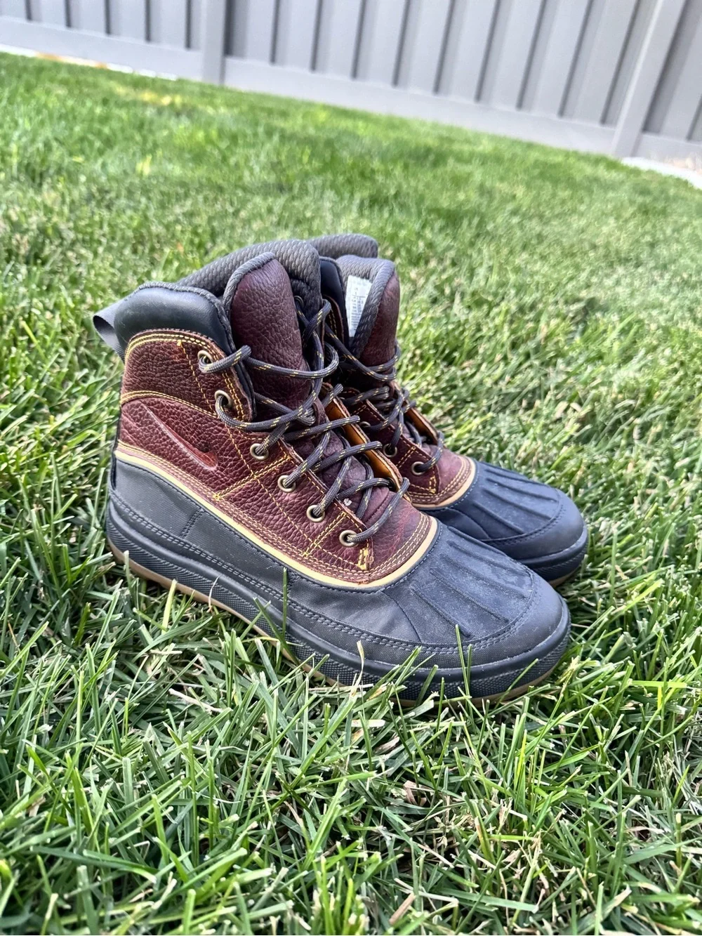 Nike ACG Woodside Winter Boots Brown Black Size 6Y